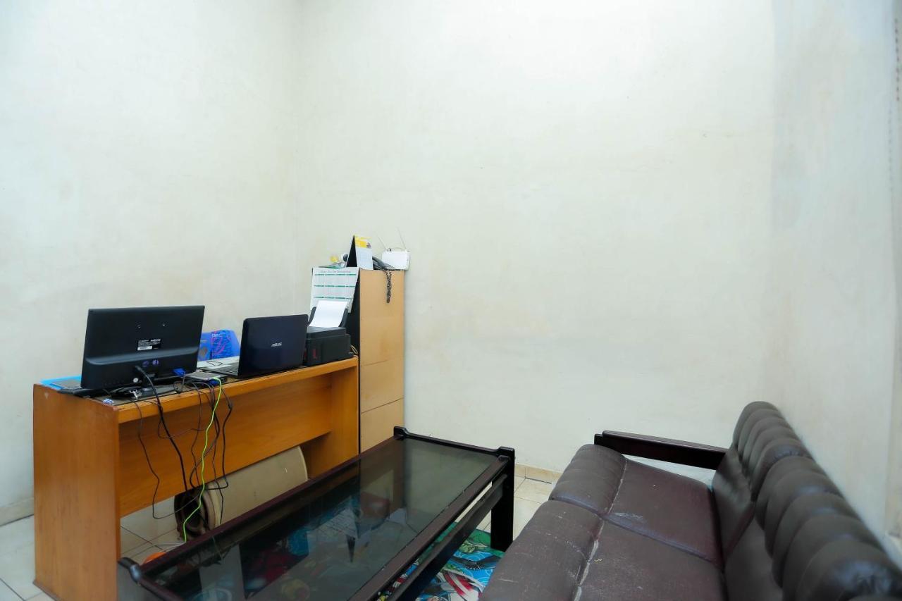 Oyo 2692 Penginapan Mba Ros Banjarbaru Luaran gambar